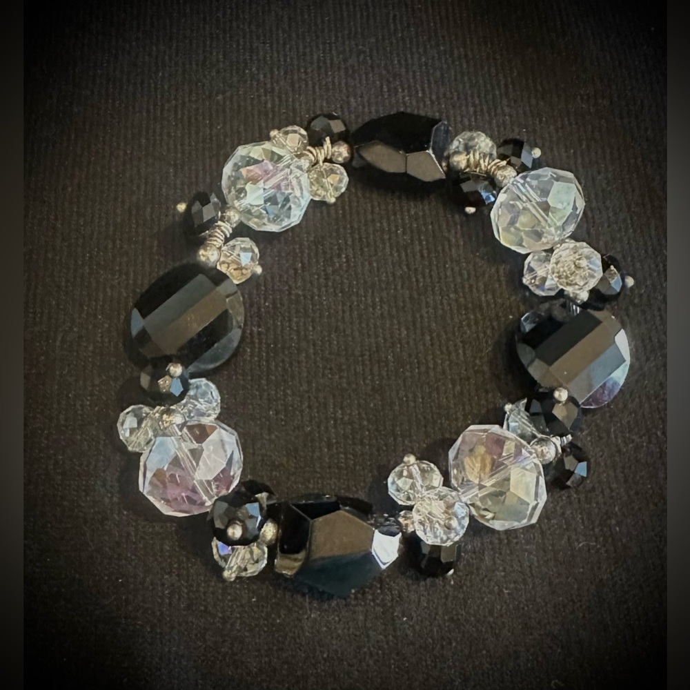 Elegant Black and Clear Beaded Bracelet